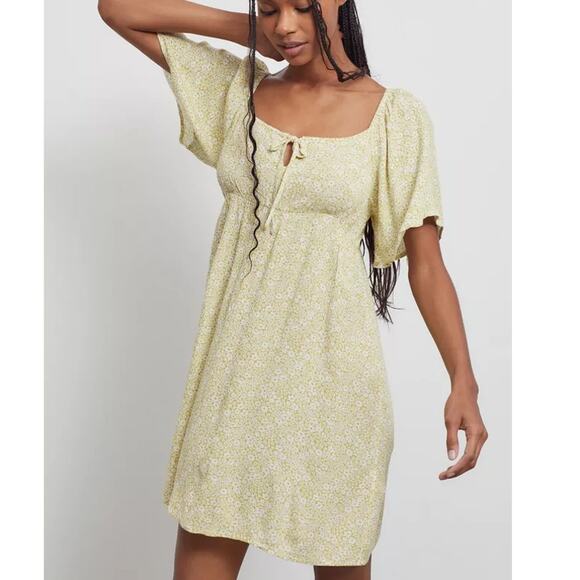 Billabong Dresses & Skirts - Billabong Secret Garden Short Sleeve Square Neck Empire Waist Mini Dress Green M